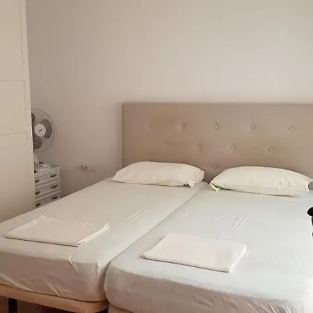 Bungalo Lowely طوستا ديل سيلونثيو